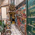 Doge\'S Pantheon & St.Mark School In Hidden Venice